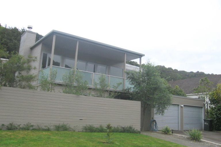 Photo of property in 128 Cheviot Road, Lowry Bay, Lower Hutt, 5013