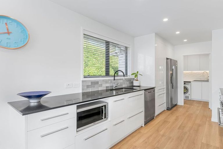 Photo of property in 47 Felgrove Street, Glendene, Auckland, 0602