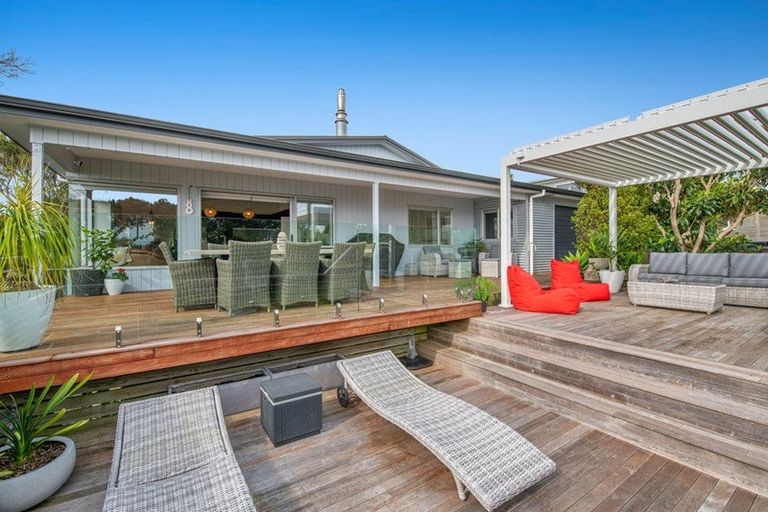 Photo of property in 88 Tiri Road, Tindalls Beach, Whangaparaoa, 0930