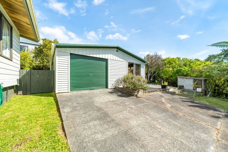 Photo of property in 22 Whitechapel Grove, Stokes Valley, Lower Hutt, 5019