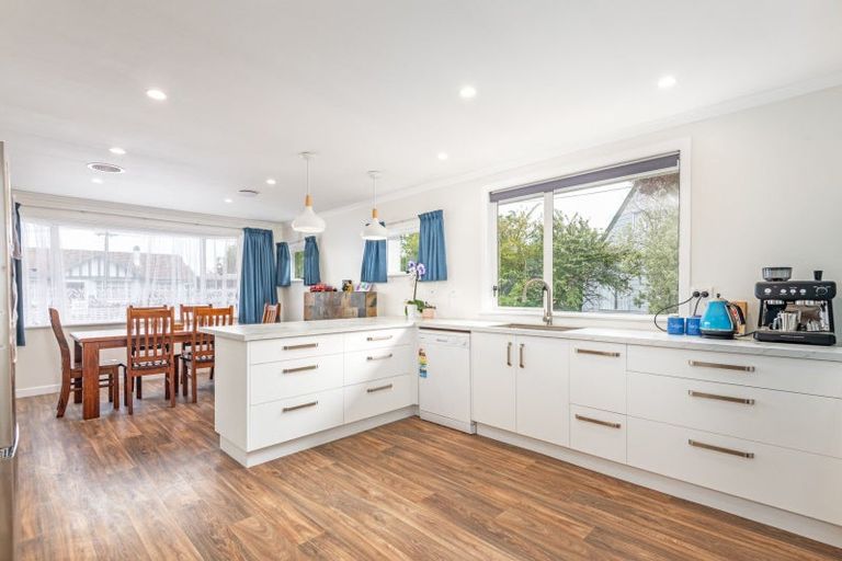 Photo of property in 176 Bridge Street, Bulls, 4818