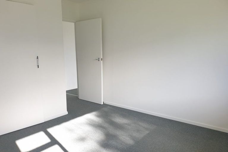 Photo of property in 62 Lincoln Road, Henderson, Auckland, 0610