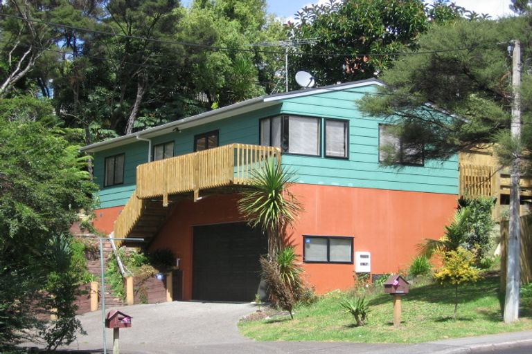Photo of property in 54 Sunnyhaven Avenue, Beach Haven, Auckland, 0626