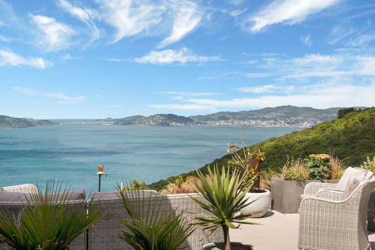 Photo of property in 27 Cromwell Point, Newlands, Wellington, 6037