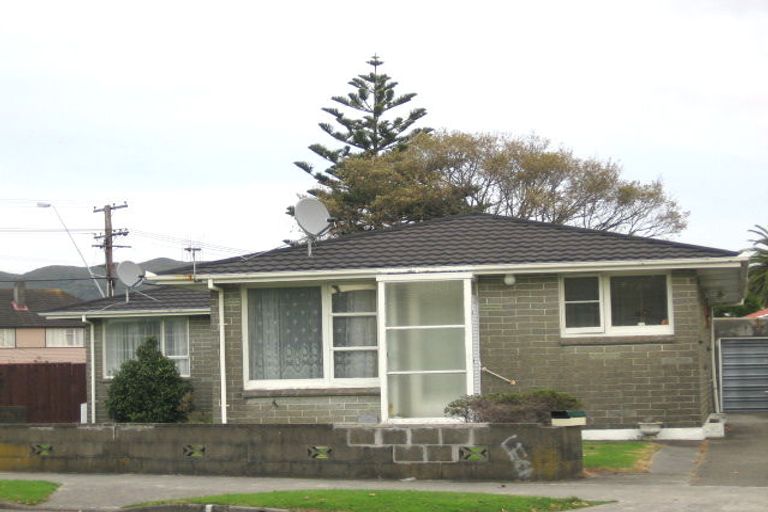 Photo of property in 1b Percy Cameron Street, Avalon, Lower Hutt, 5011