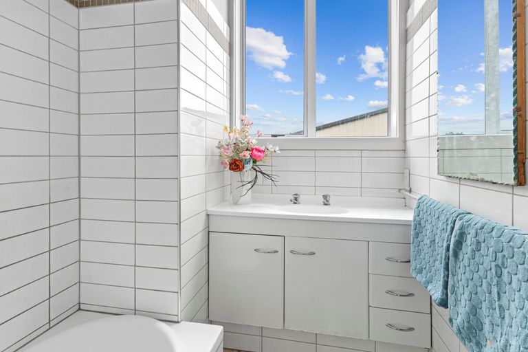 Photo of property in 15a Leckie Street, Redruth, Timaru, 7910