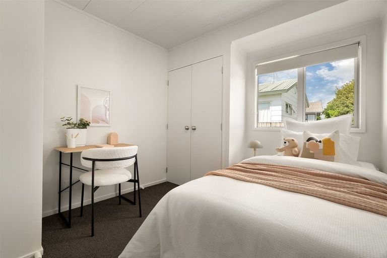 Photo of property in 22a Riverton Drive, Randwick Park, Auckland, 2105