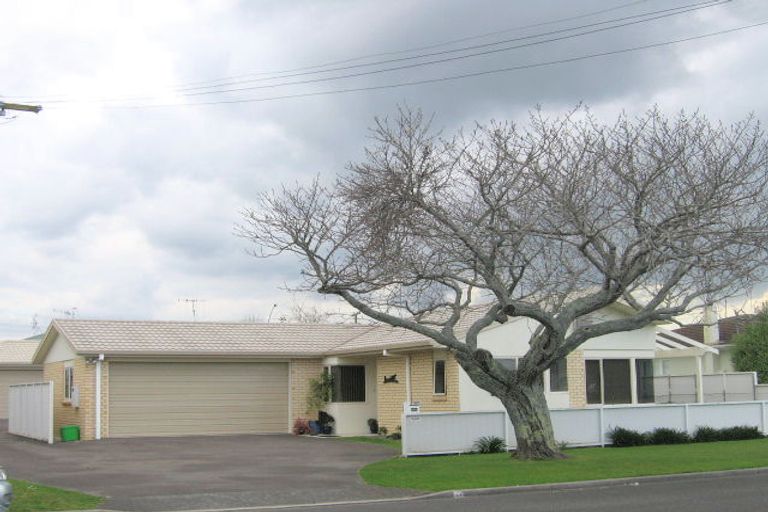 Photo of property in 56a Pemberton Crescent, Greerton, Tauranga, 3112