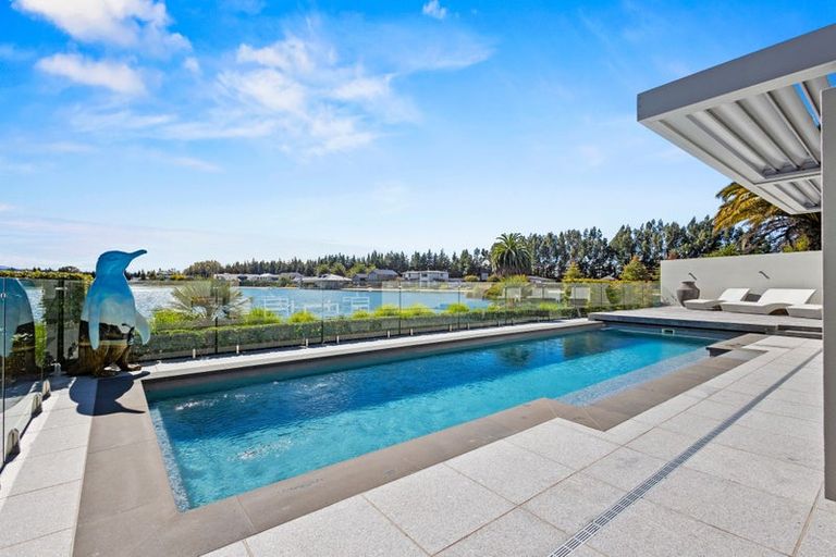 Photo of property in 37 Oakgrove Drive, Rangiora, 7400