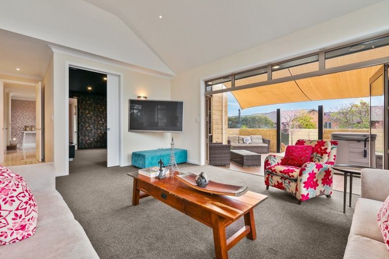 Photo of property in 1 Bancroft Place, Parklands, Christchurch, 8083