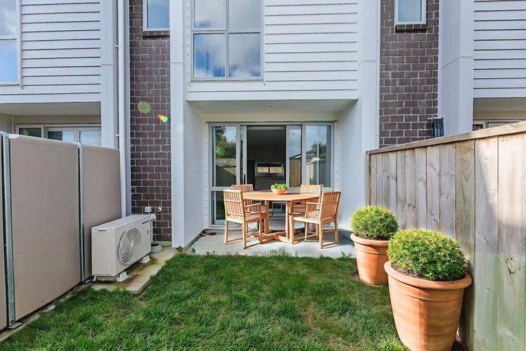 Photo of property in 7/51 Wharf Road, Te Atatu Peninsula, Auckland, 0610