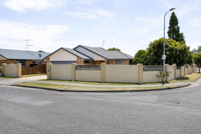 Photo of property in 5 Newfield Drive, Fairview Downs, Hamilton, 3214