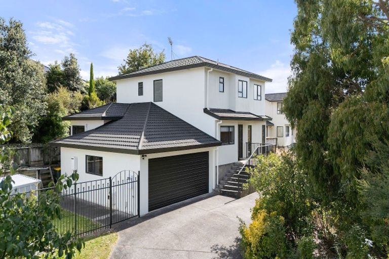 Photo of property in 69 Joseph Banks Drive, Whitby, Porirua, 5024