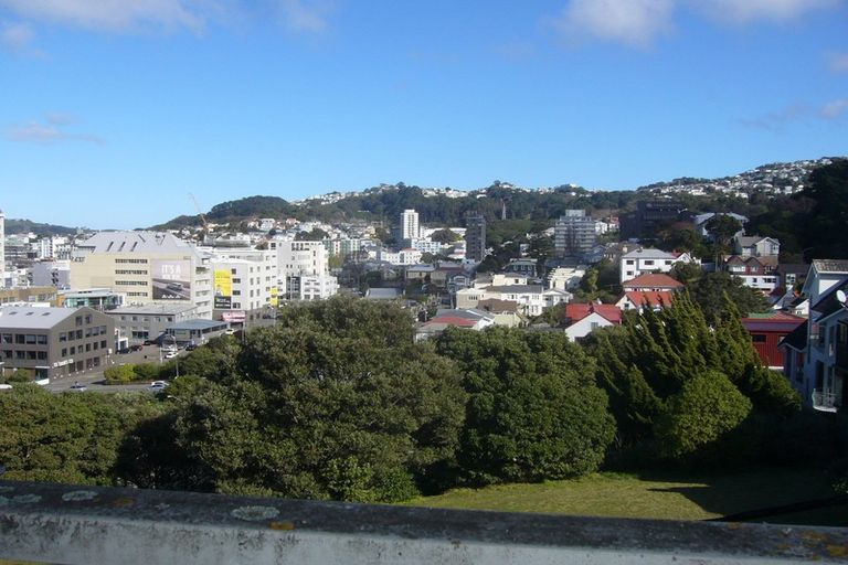 Photo of property in 26 Macdonald Crescent, Te Aro, Wellington, 6011