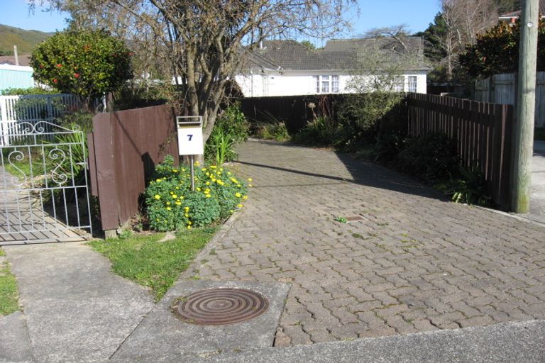 Photo of property in 7 Mcgowan Road, Wainuiomata, Lower Hutt, 5014