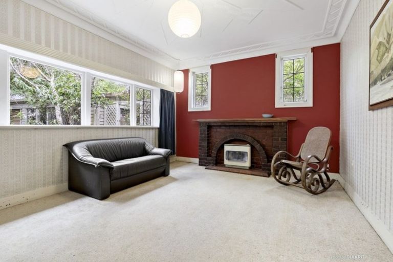 Photo of property in 35 Aparima Avenue, Miramar, Wellington, 6022