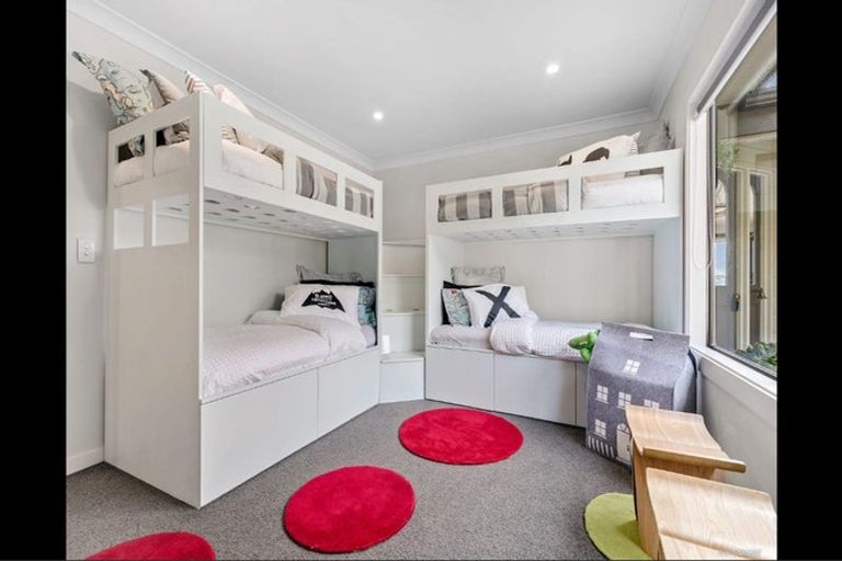 Photo of property in 147 Seatoun Heights Road, Miramar, Wellington, 6022