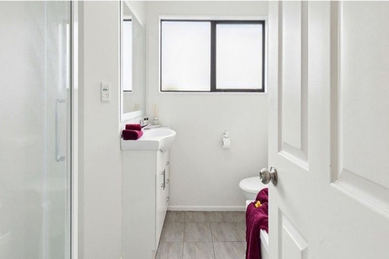 Photo of property in 13 Chastudon Place, Tawa, Wellington, 5028