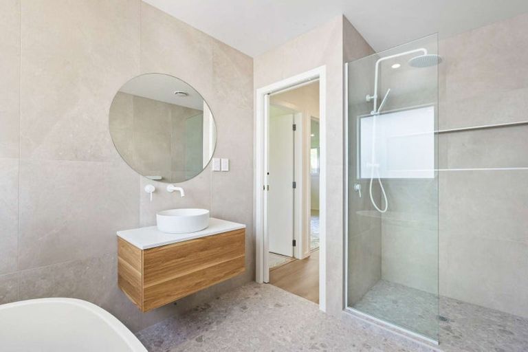 Photo of property in 6a Alston Avenue, Kelston, Auckland, 0602