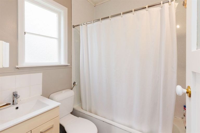 Photo of property in 13 Webb Street, Terrace End, Palmerston North, 4410