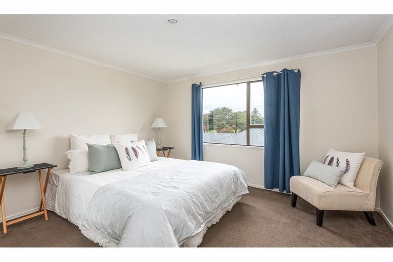 Photo of property in 405 Avonhead Road, Avonhead, Christchurch, 8042