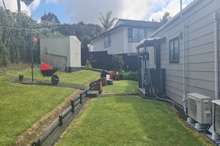 Photo of property in 77 Spence Road, Henderson, Auckland, 0612