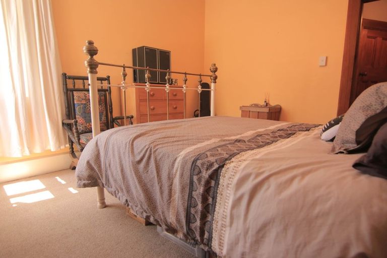 Photo of property in 82 Avonhead Road, Avonhead, Christchurch, 8042