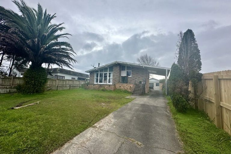Photo of property in 81 Edmonton Road, Henderson, Auckland, 0612