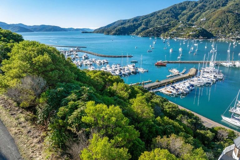 Photo of property in 37 Marina Drive, Waikawa, Picton, 7220