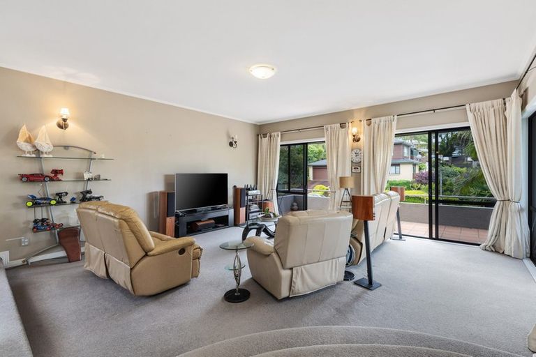 Photo of property in 28 Penguin Drive, Murrays Bay, Auckland, 0630