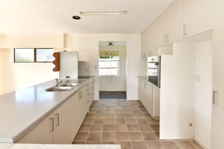 Photo of property in 63 Tindalls Bay Road, Tindalls Beach, Whangaparaoa, 0930