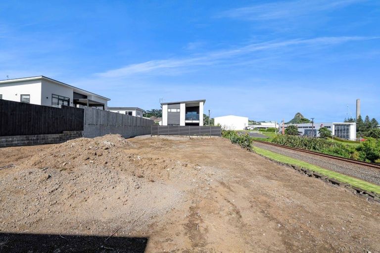 Photo of property in 9b Bayly Road, Moturoa, New Plymouth, 4310