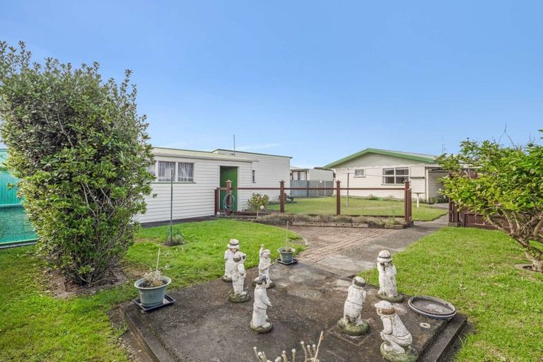 Photo of property in 19 Tainui Street, Castlecliff, Whanganui, 4501