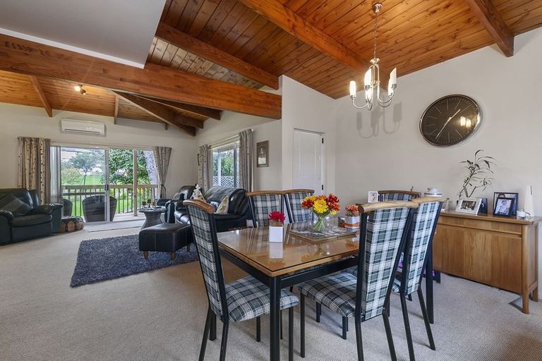 Photo of property in 2/94 Nigel Road, Browns Bay, Auckland, 0630