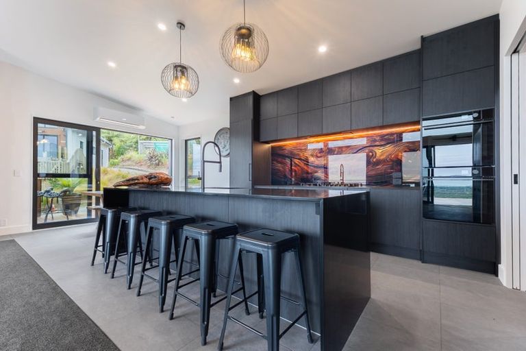 Photo of property in 8 Whio Place, Waikanae, 5036