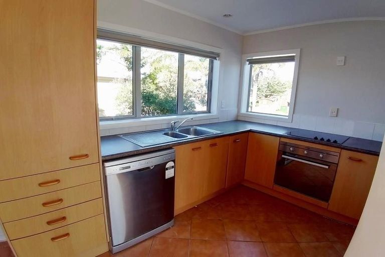 Photo of property in 8/15 Andersons Road, Oteha, Auckland, 0632