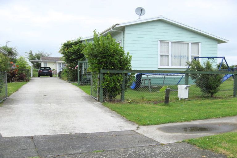 Photo of property in 8 Molesworth Place, Mangere, Auckland, 2022
