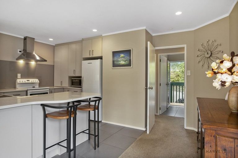 Photo of property in 1 Lesa Annis Place, Henderson, Auckland, 0612