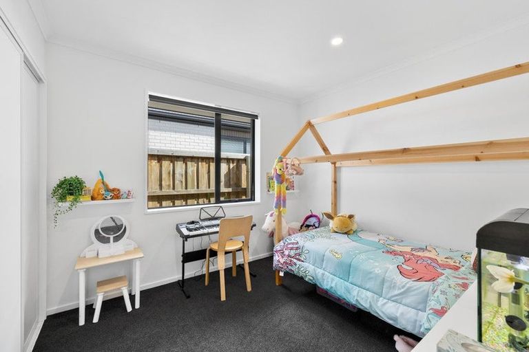 Photo of property in 16 Crossley Avenue, Woodend, 7610