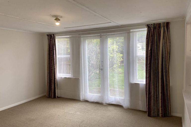 Photo of property in 28 Blue Mountains Road, Silverstream, Upper Hutt, 5019