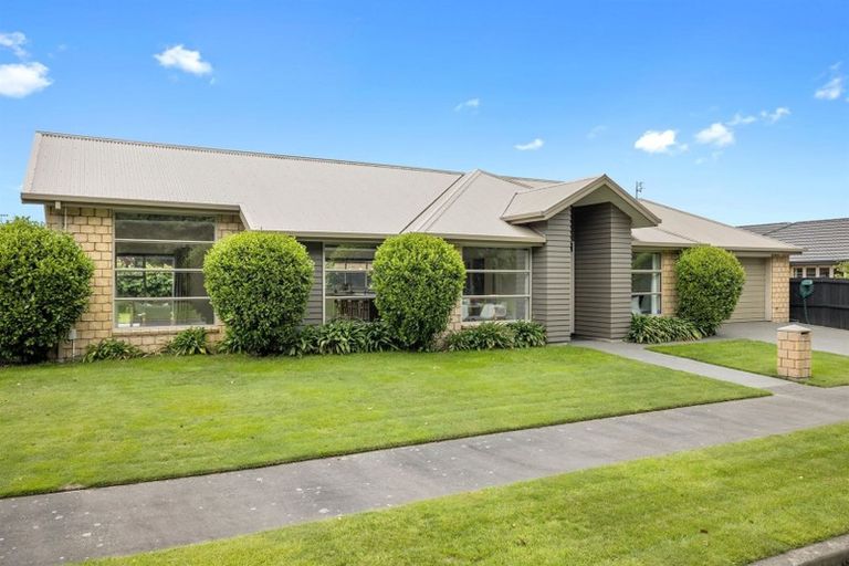 Photo of property in 12 Cyclamen Place, Aidanfield, Christchurch, 8025