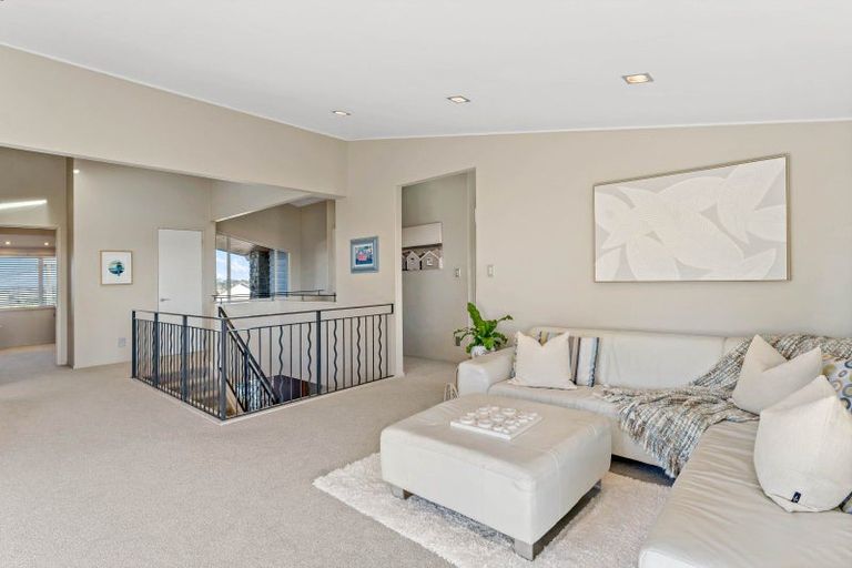 Photo of property in 154 Sandspit Road, Shelly Park, Auckland, 2014