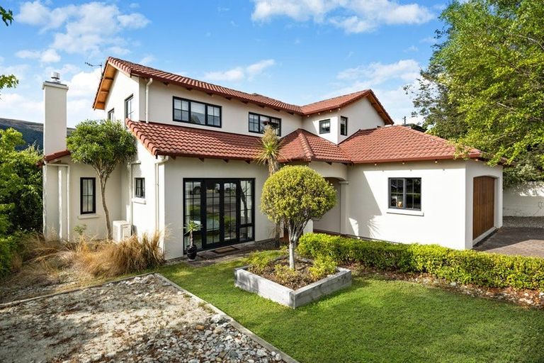 Photo of property in 62 Oregon Drive, Kelvin Heights, Queenstown, 9300