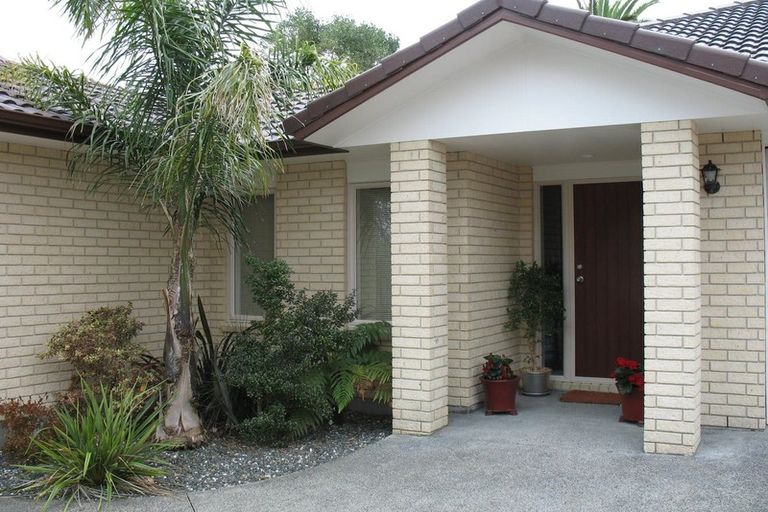 Photo of property in 18a Edgar Pearce Place, Howick, Auckland, 2014