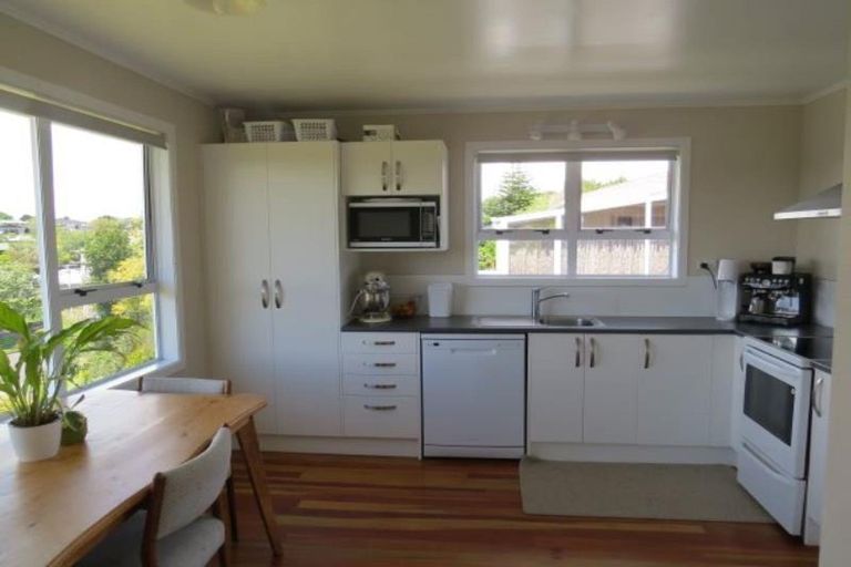 Photo of property in 62 Awanui Street, Merrilands, New Plymouth, 4312