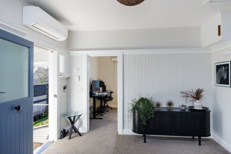 Photo of property in 2 Ngahina Street, Marton, 4710