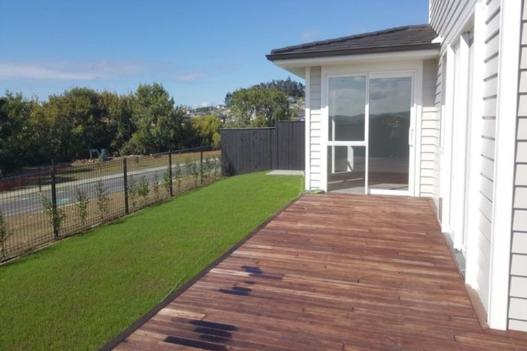 Photo of property in 150 Colonial Drive, Silverdale, 0932