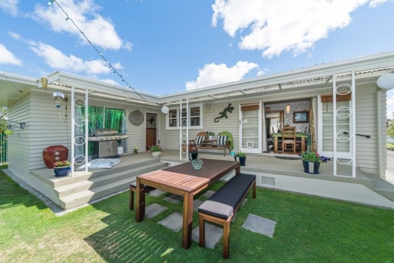 Photo of property in 10 Henare Street, West End, Palmerston North, 4412