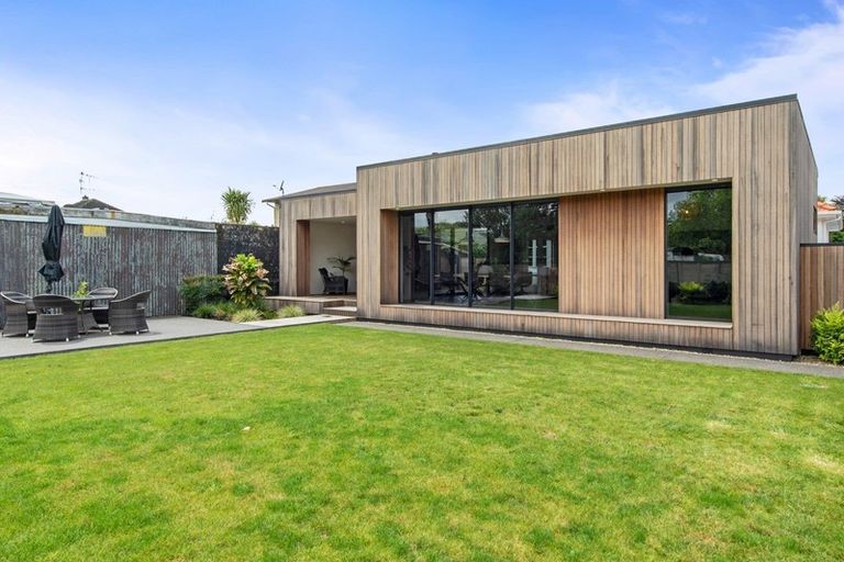 Photo of property in 12 Jellicoe Drive, Hamilton East, Hamilton, 3216