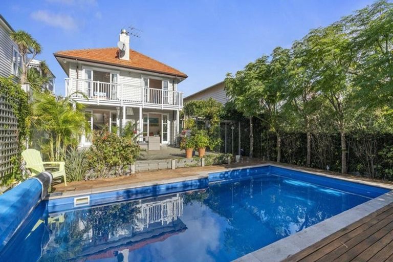 Photo of property in 34 Hastings Parade, Devonport, Auckland, 0624